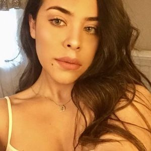 Meet your Posher, Dalila